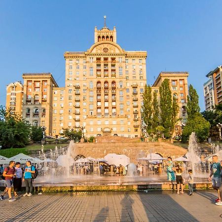 3-Room Apartments On Khreshchatyk. Building With Star Kiew Exterior foto