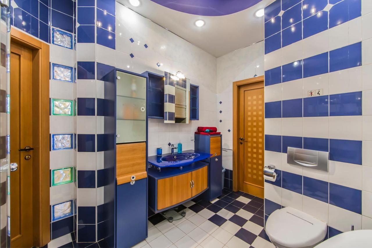 3-Room Apartments On Khreshchatyk. Building With Star Kiew Exterior foto