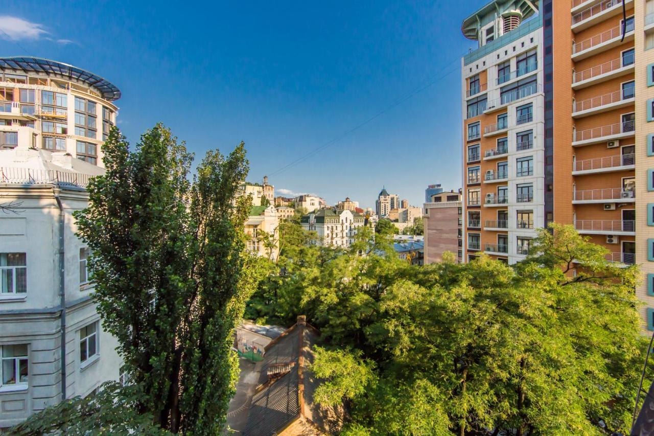 3-Room Apartments On Khreshchatyk. Building With Star Kiew Exterior foto