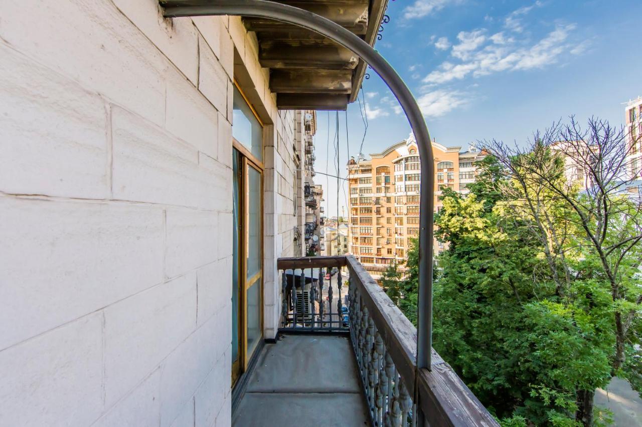 3-Room Apartments On Khreshchatyk. Building With Star Kiew Exterior foto